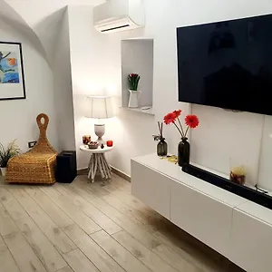 https://vhome-exclusive-living-room.taorminaitalyhotels.com