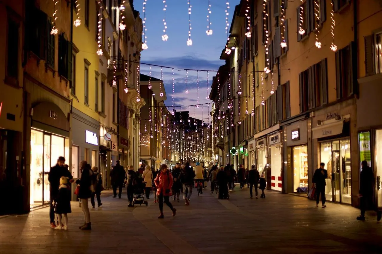 Casa Vacanze Piazza Vecchia Bergamo 0*,