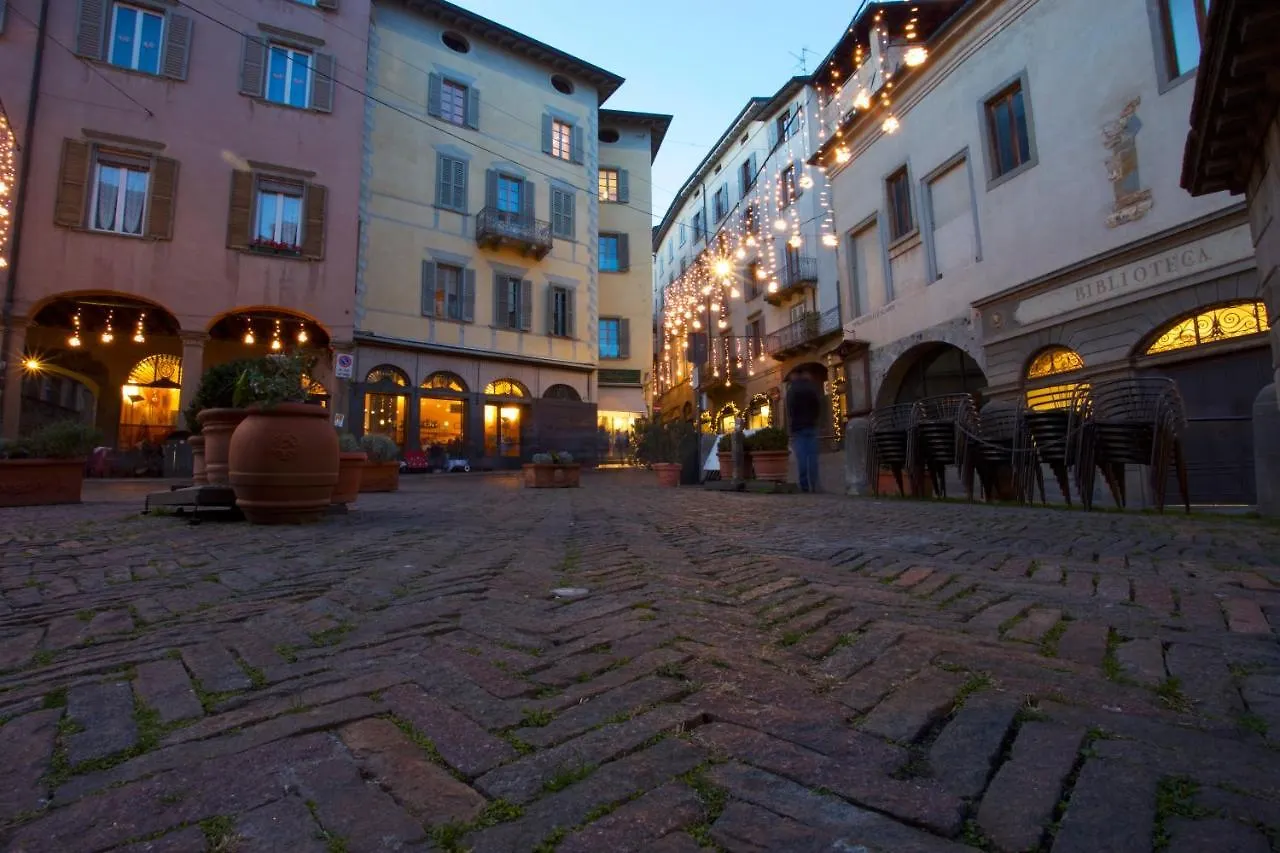 Casa Vacanze Piazza Vecchia Bergamo Apartment