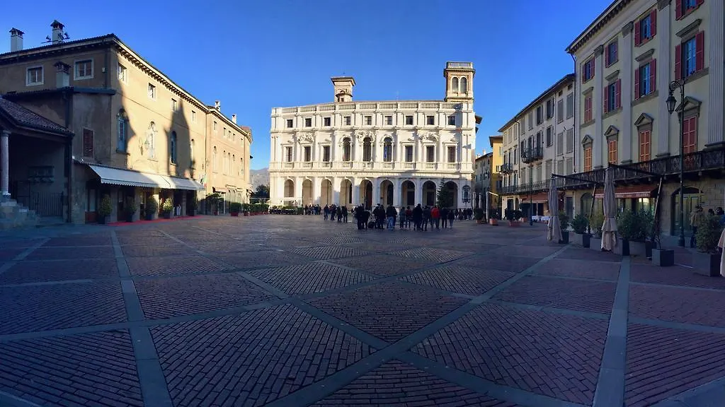 Casa Vacanze Piazza Vecchia Bergamo Apartment